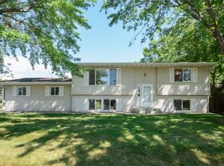 4684 Kingsbury Dr, Eagan, MN 55122