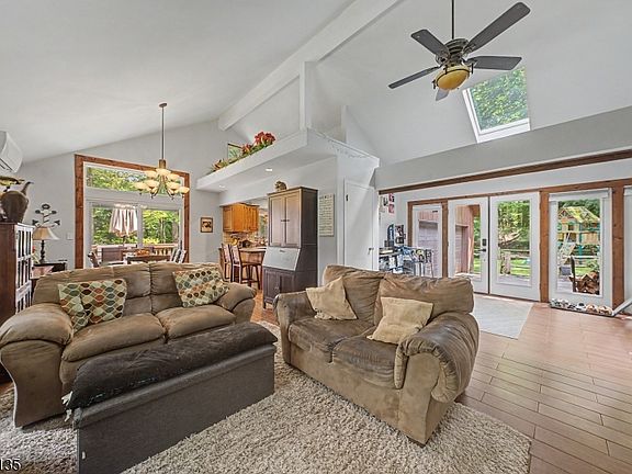 3rd image of 451 W Brook Rd