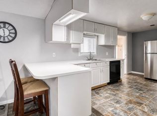 259 W Buford Ave, Siletz, OR 97380