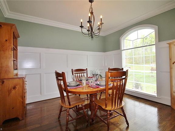 5th image of 256 Windward Dr