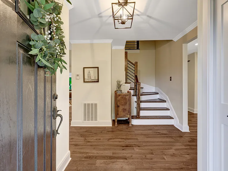 10904 Belgravia Ct — Photo 5