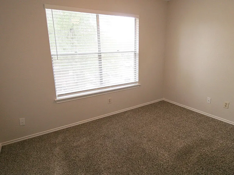 945 Schertz Pkwy #4 — Photo 17