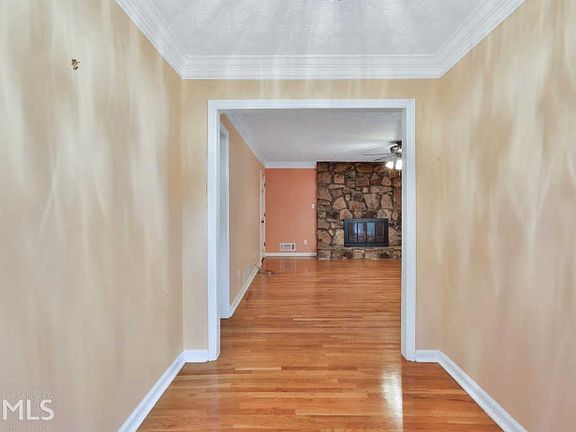 5th image of 7390 Timber Lane Dr