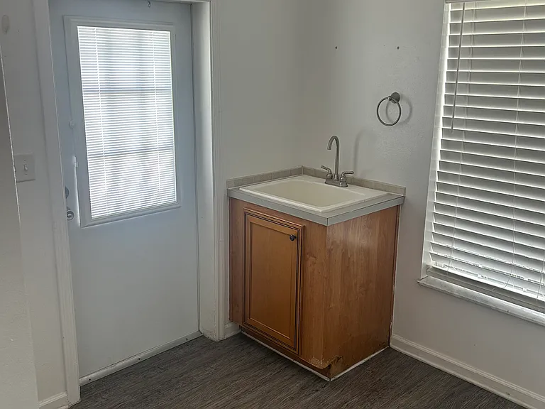 394 SW Lunsford Ter — Photo 18