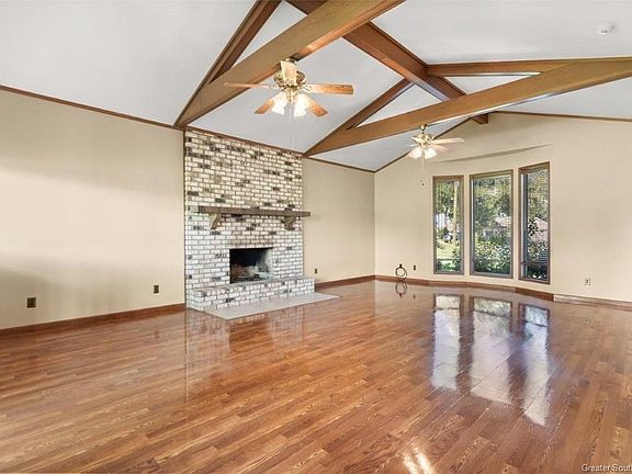 4th image of 624 Orchard Dr