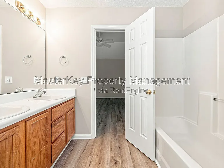 201 Harvester Dr — Photo 18