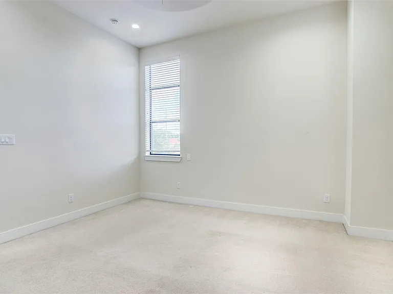 48 N Hutcheson St — Photo 14