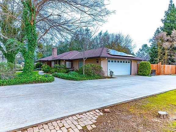 5th image of 36710 Kensington Dr