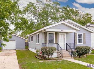 530 8th St, Port Allen, LA 70767