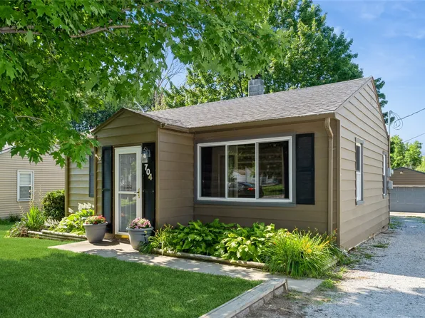 704 Lewis Ave, Norwalk, IA 50211