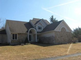 335 Sycamore Dr, Holden, MA 01520