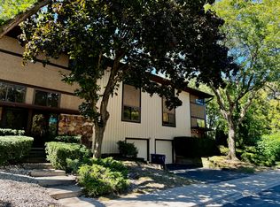 223 Skokie Blvd, Wilmette, IL 60091