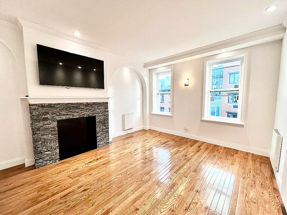 1st image of 187 Meserole St APT 3R