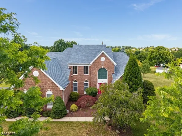 3 Stark Ct, Raritan Twp., NJ 08551
