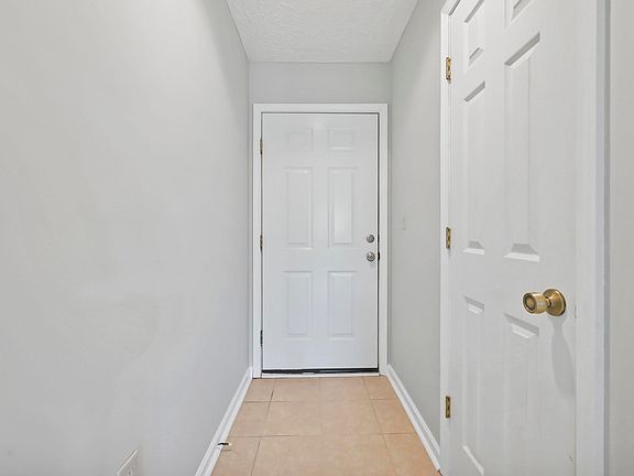 4th image of 4101 Pinehurst Circle #AA2