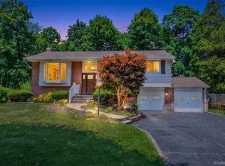 259 Burr Rd, East Northport, NY 11731
