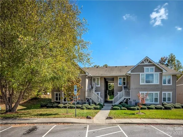 83 Morningside Ln, Hendersonville, NC 28792