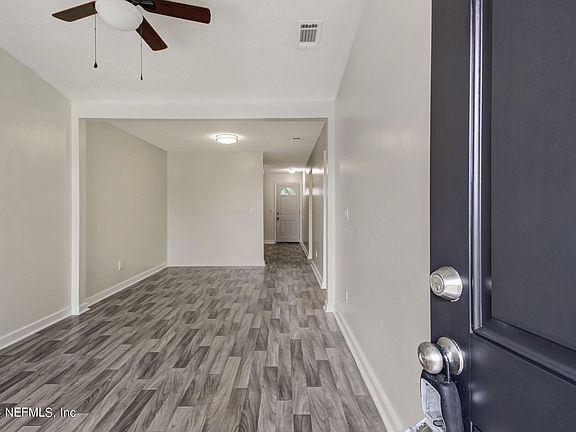 5th image of 2674 SUNRISE VILLAGE Drive #C