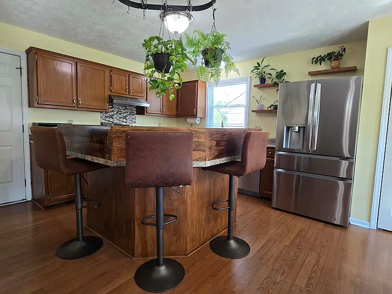 700 Rim Rd — Photo 16