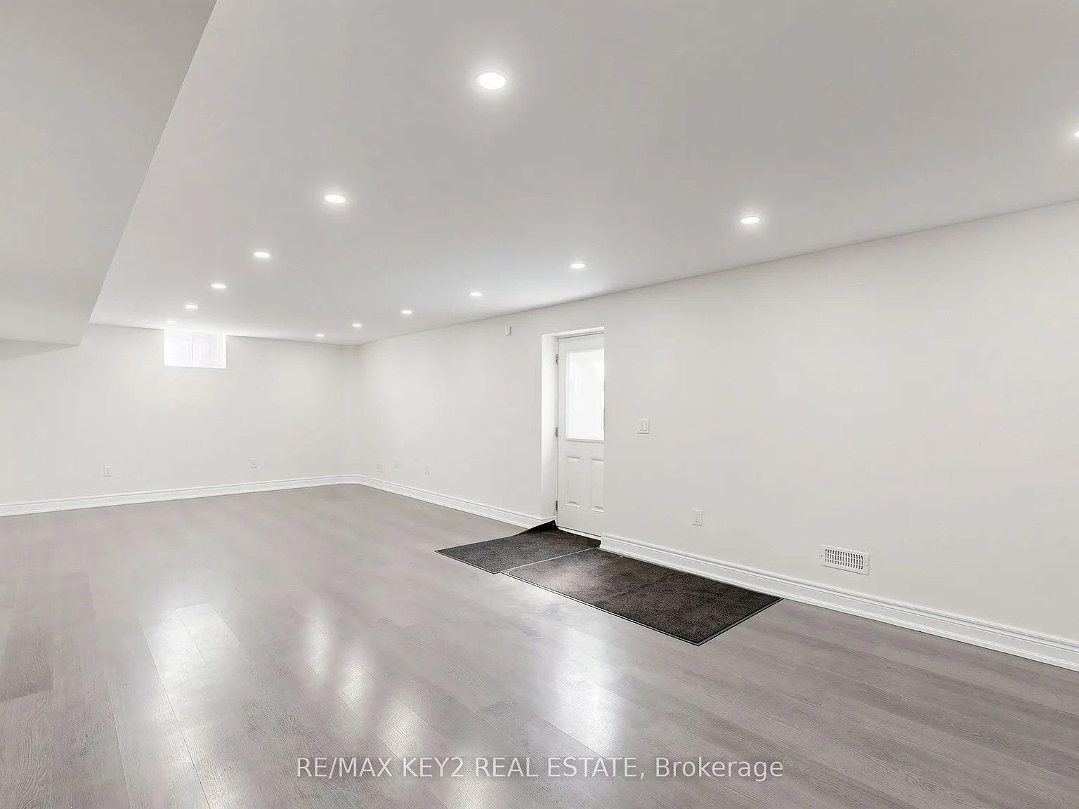2 bed, $1,900 — Photo 4