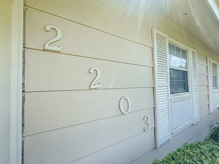 2203 Melanie Dr — Photo 22