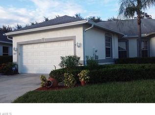 587 Crossfield Cir, Naples, FL 34104