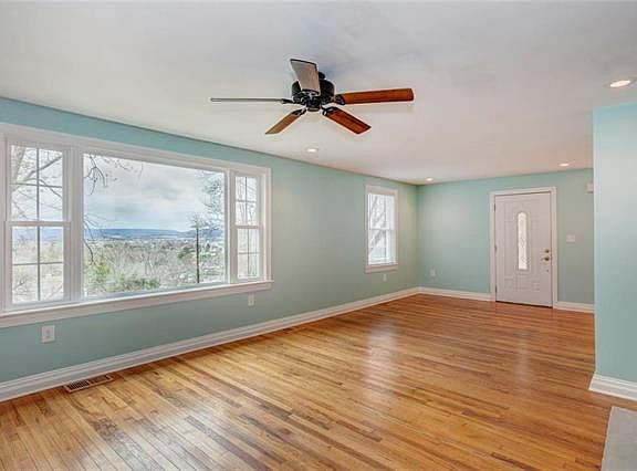 2nd image of 315 E Elizabeth Ave