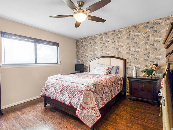 4th image of 1406 BUTTON LN