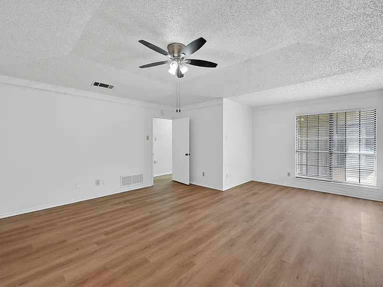 4020 Saint Christopher Ln — Photo 12