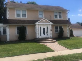 351 Smith St, Freeport, NY 11520