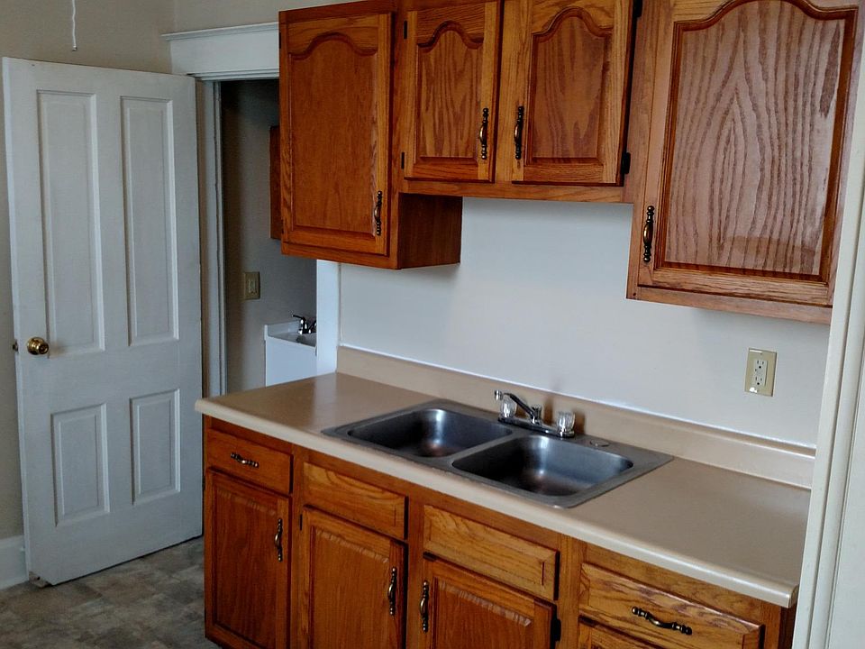 1st image of 1003 1/2 S 17th St
