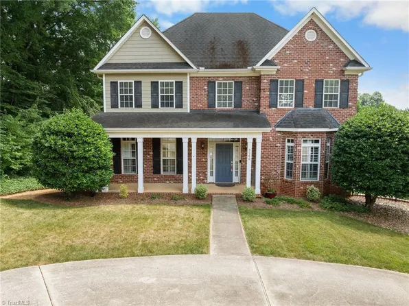 3900 Windsor Place Dr, Winston Salem, NC 27106