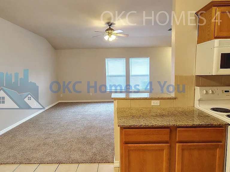606 Garrison Ln — Photo 10