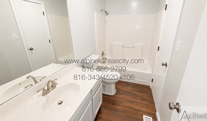 3211 NE 82nd Ter — Photo 5