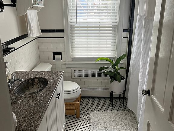 3rd image of 8 Florence St Floor 2