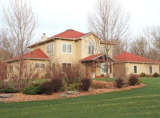 5033 Eric Ct, Ann Arbor, MI 48105