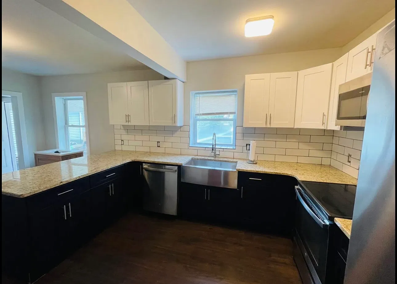 1 bed, 2000 sqft, $1,000 — Photo 3