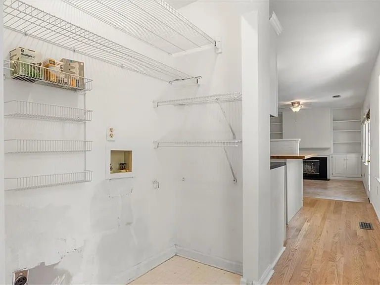 11190 Abbotts Station Dr — Photo 12