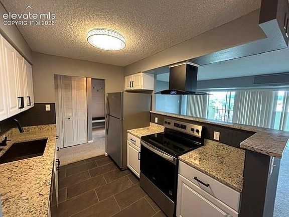 4th image of 411 Lakewood Cir APT B428