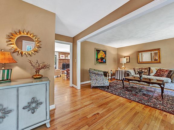 5th image of 5573 Valley Dr
