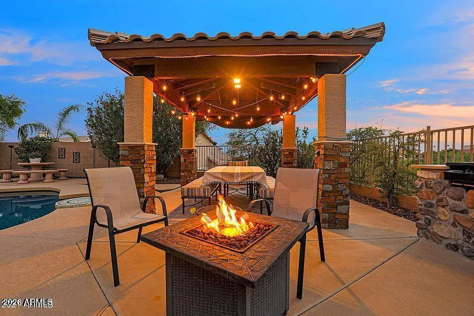 4 bed, 2.0 bath, 2487 sqft, $4,995 — Photo 4