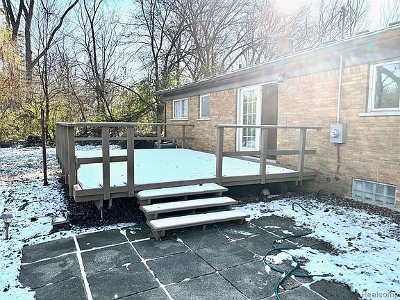 2nd image of 32560 Hearthstone Rd