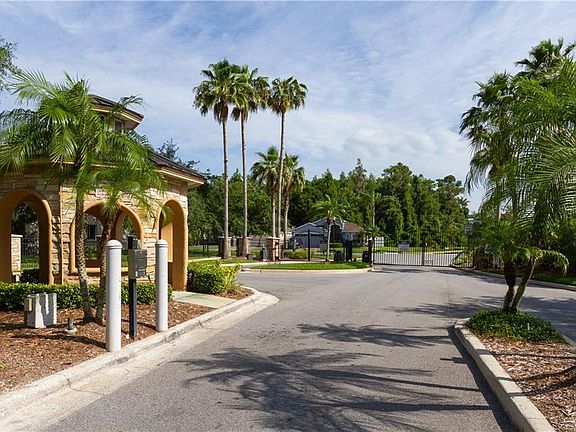 3rd image of 410 Ventura Dr