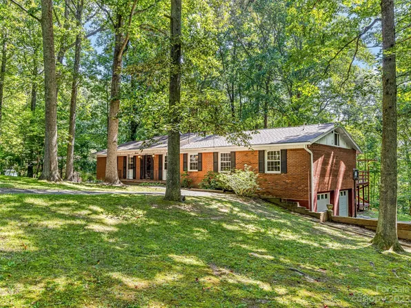 11 Botany Ct, Asheville, NC 28805