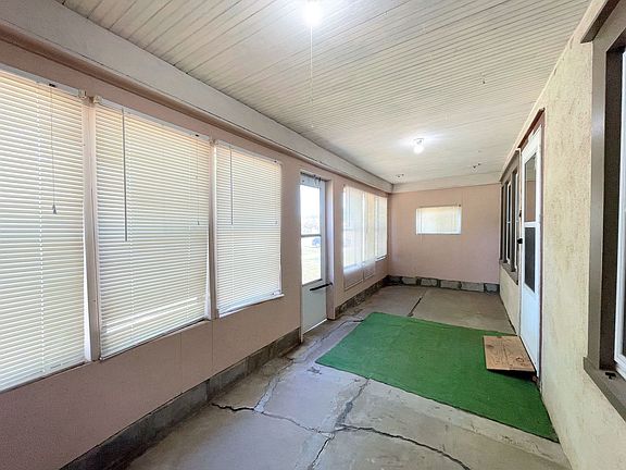 3rd image of 723 E 3rd Ave