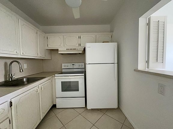 3rd image of 131 Salisbury F