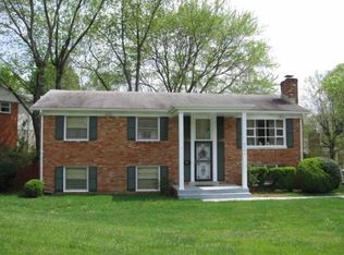 2244 W Longview Dr, Woodbridge, VA 22191