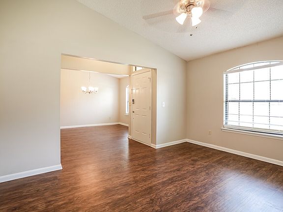 5th image of 3413 Deerfield Pointe Dr