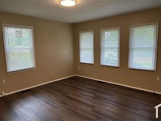 4051 W Hillcrest Ave — Photo 14