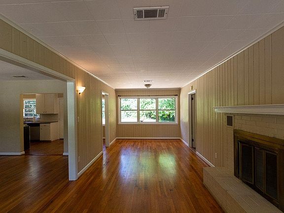 5th image of 25 Gilmore Dr